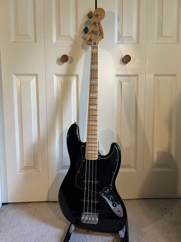 Squier Vintage Modified '77 Jazz Bass 2011 - 2018 Black image 1
