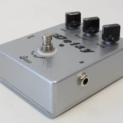 Caline (Zealux) CP-17 Delay Guitar Effects Pedal – Mint & Boxed image 3