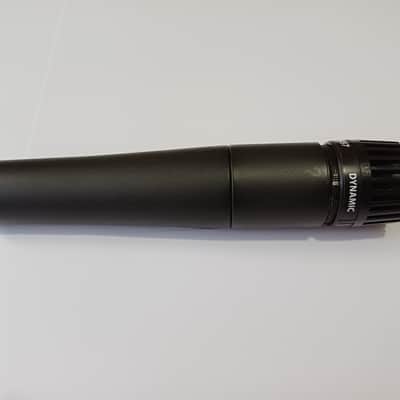 Shure SM57 Cardioid Dynamic Microphone - with zip case and mic clip image 8
