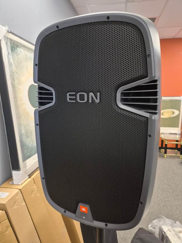 JBL EON 315 15-inch Portable PA Speaker image 1