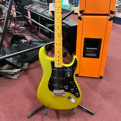Fender American Ultra II Stratocaster with Maple Fretboard 2024 - Present ***in store demo - Solar Flare image 2