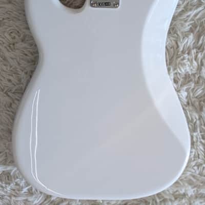 Mint Fender Player II Precision Bass guitar, Rosewood Fingerboard, Polar White - MIM image 4