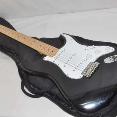 Fender Japan STRATOCASTER 1994~1995 Electric guitar Ref No.6321 image 1