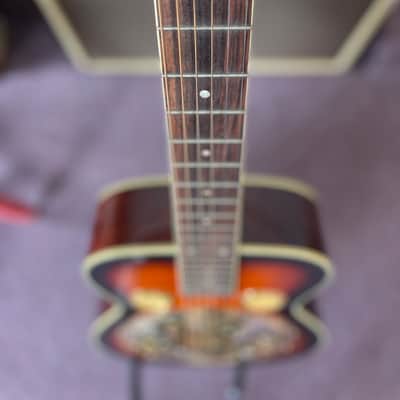 Regal Squareneck image 3