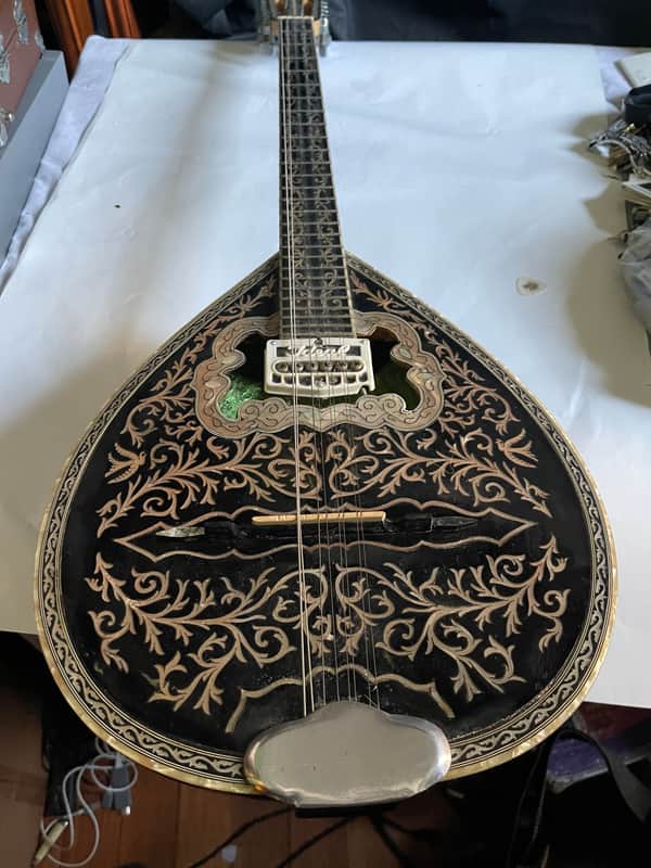 Ideal Signed Luthier Tsantolis