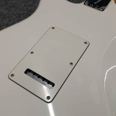 Fender Player Strat HSS MN PWT Electric Guitar - Versatile Sound image 10