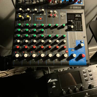 Yamaha MG10XU 10-Channel Analog Mixer 2016 - Present - Black image 1