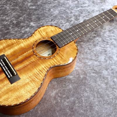 Kamaka 2020 HF-2DI Concert Deluxe Gloss Top image 2