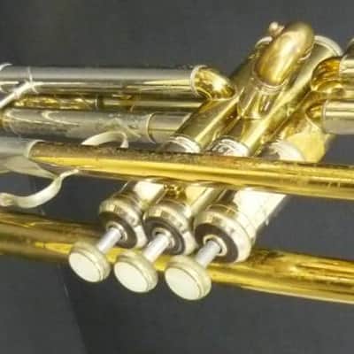 Trompeta Bach Stradivarius 37 Corporation en buen estado image 9