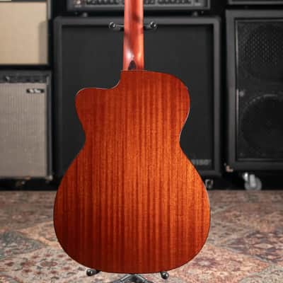 Eastman E1OMCE-DLX OM Acoustic/Electric Guitar with Gig Bag image 8