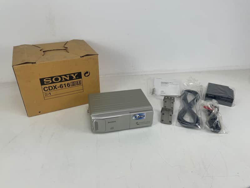 Sony - CDX616 - CD Changer - Inc. Original box/Accessoires - NOS image 1