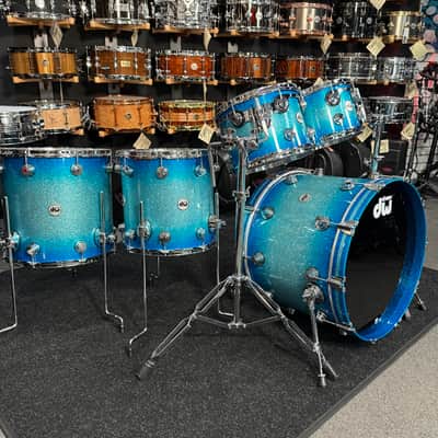 ~WOW!~ DW Collector's Series Maple/Mahogany 5-Piece 10/12/14/16/22 Drum Kit Set in Electric Blue Burst Glitz Lacquer with Chrome Hardware image 2