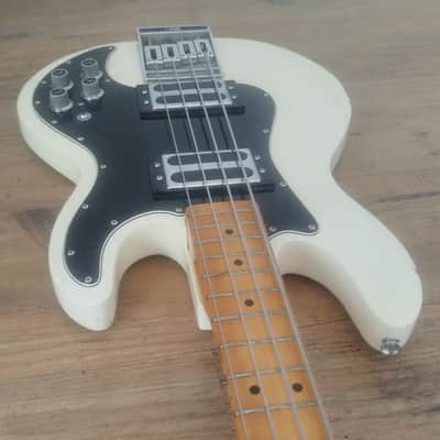 Peavey T-40 with Maple Fretboard 1978 - 1988 - White image 3