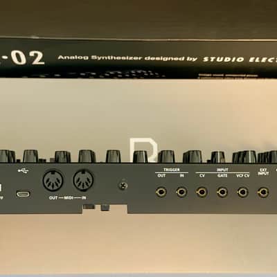 Roland SE-02 Boutique Series Synthesizer Module with K-25m Keyboard 2017 - Present - Black image 9