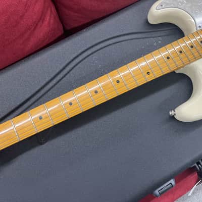 Fender American Professional II Stratocaster Maple Fretboard 2022 - Olympic White image 12