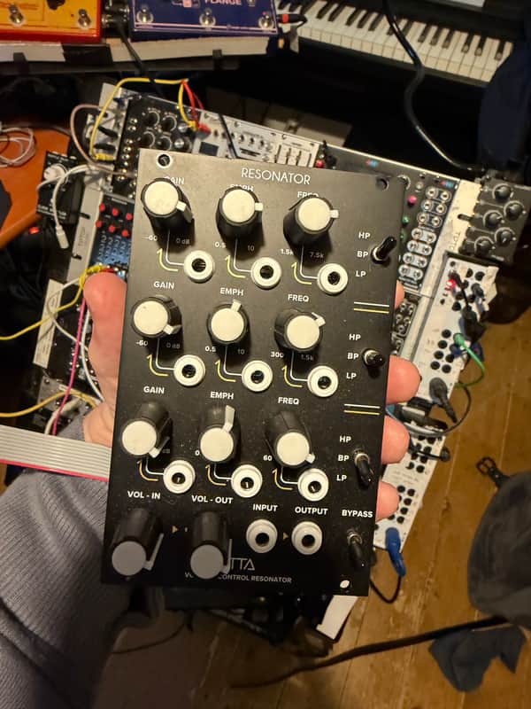 Tiptop Audio Resonator