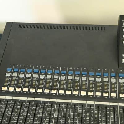 Yamaha LS9-32 32-Input Digital Mixing Console CG01B42 image 4