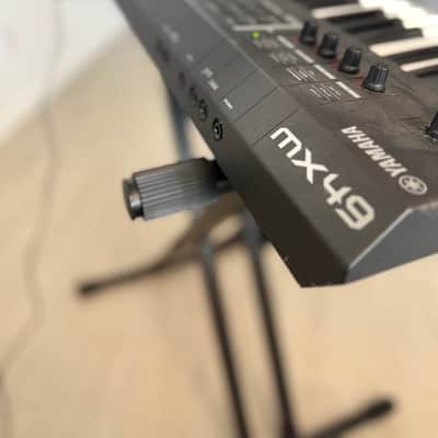 Yamaha MX49 - Black image 5