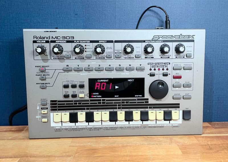 Roland MC-303 Groovebox - Silver image 1
