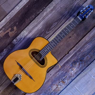 Gitane D-500 Gran Bouche Professional Gypsy Jazz Manouche Guitar - High Gloss Natural w/ Aging Top Toner w/ Deluxe Gig Bag image 3