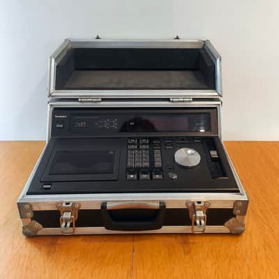 TECHNICS SL-P1200 — Professional Broadcast CD Player + Custom Flightcase (1986-1993) image 2