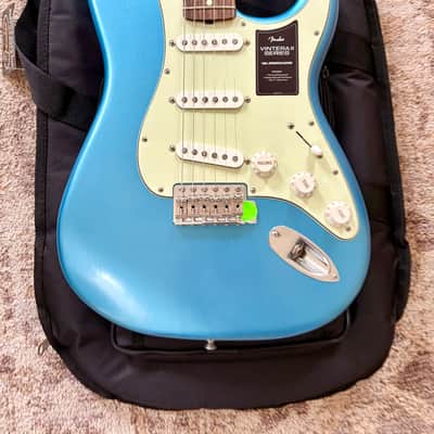 Fender Vintera II Road Worn '60s Stratocaster 2024 - 2026 - Lake Placid Blue image 2