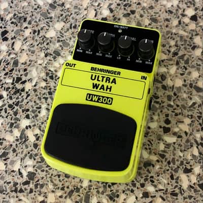 Behringer UW300 Ultra Wah 2010s - Green image 2