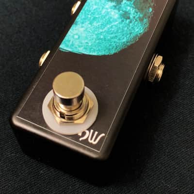 Saturnworks A/B Black Switch Box Tuner Out Guitar Pedal with Switchcraft USA Jacks - Handcrafted in California