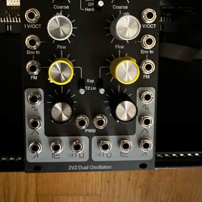 Weston Precision Audio 2V2 Dual Oscillator 2023 - Black image 1
