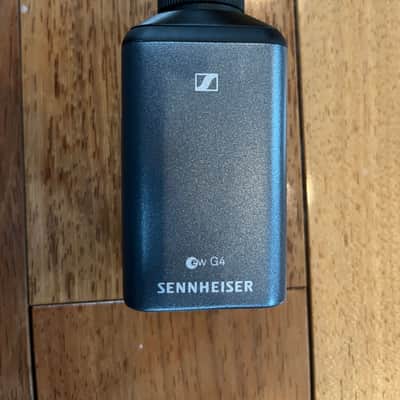 Sennheiser SKP 100 G4 Plug-On Transmitter for Dynamic Microphones A Frequency image 2