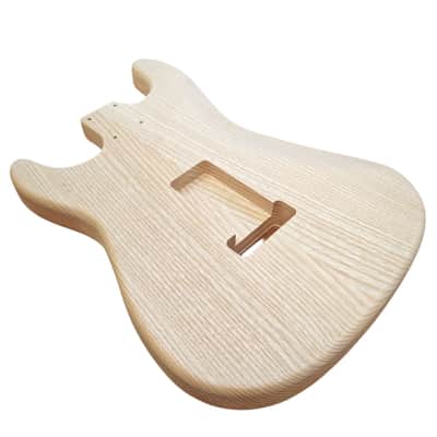 Stratocaster 2 piece Ash Body - Nice grain and light! image 4