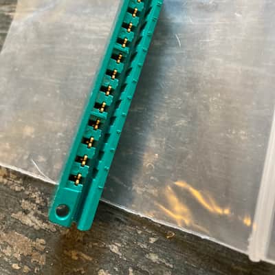 Unknown 12 pin card edge connector - Grn image 2