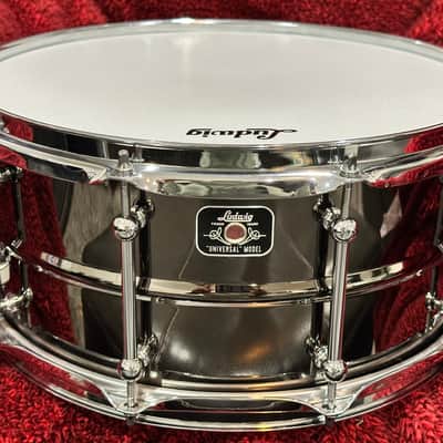 Ludwig LU6514C Universal Brass 6.5x14" Snare Drum with Triple Flange Hoops 2022 - Present - Black Nickel over Brass with Chrome Hardware image 5
