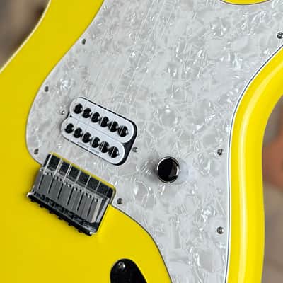 Fender Limited Edition Tom DeLonge Stratocaster - Graffiti Yellow - Collector Grade image 12