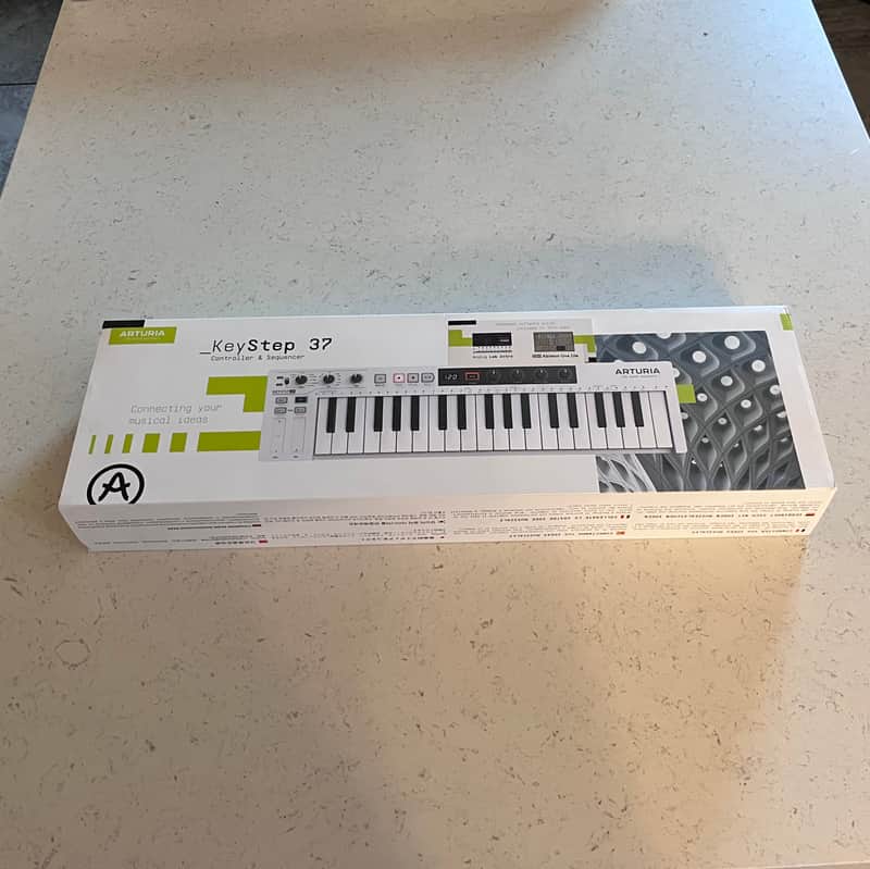 Immagine Arturia KeyStep 37 MIDI Controller 2021 - 2025 - White - 1