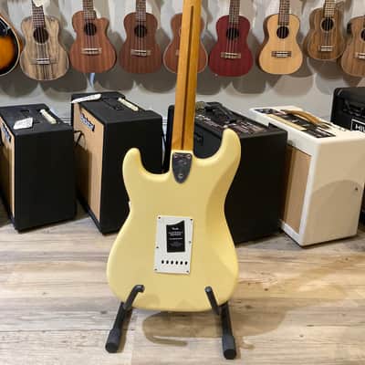 Fender Vintera II '70s Stratocaster with Maple Fretboard - Vintage White image 14