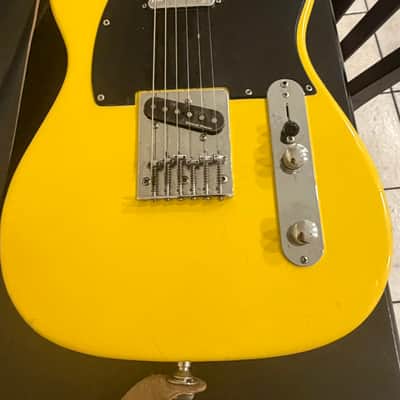 Fender Tele "Dressed UP" 2012 - Yellow Replica image 2