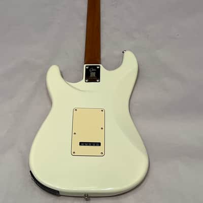 Mooer GTRS S800 Intelligent Guitar Mooer GTRS S800 H/S/S Intelligent Electric Guitar 2020 - White  Built in Effects System, Loop Drum Machine, 12 Hours Battery Life image 3