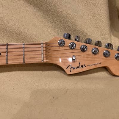 Fender American Elite Stratocaster SSS with Maple Fretboard 2016 - 2019 - Ocean Turquoise Metallic image 4