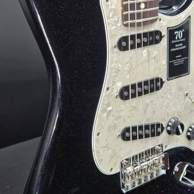 Fender 70th Anniversary Player Stratocaster®, Rosewood Fingerboard, Nebula Noir image 4