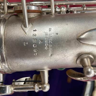 C.G. Conn "New Wonder" Low Pitch Alto Saxophone 1924-1925 USA - Silver image 6