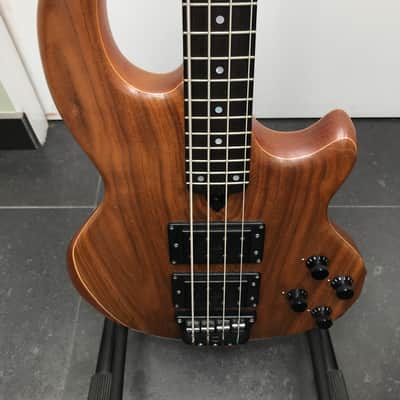 Wal MKII 1996 Walnut facing image 1