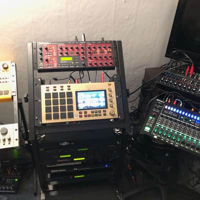 Akai mpc live 19” rack adapter - 3dstudiofurniture image 3
