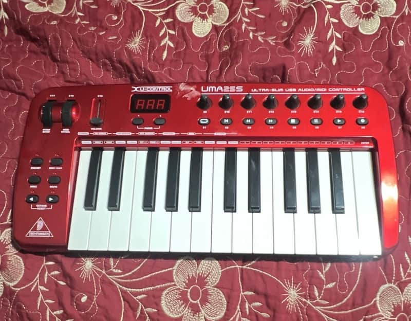 Behringer UMA25S 25-Key USB midi controller Bild 1