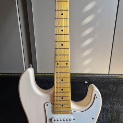 G&L Legacy Tribute 2024 Vintage White image 6