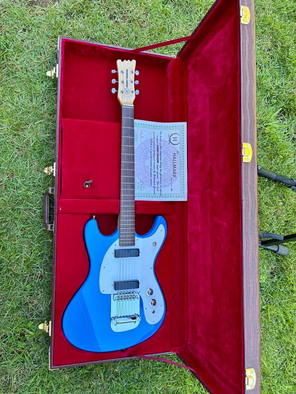 Hallmark Johnny Ramone Sheena - Blue image 1