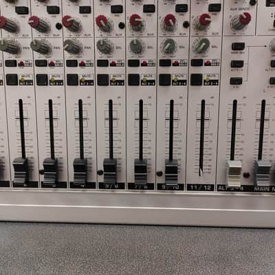 Behringer Eurorack MX1604A 16-Channel Mic / Line Mixer 2000s - Silver image 4