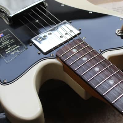FENDER "American Vintage II 1977 Telecaster Custom, Rosewood Fingerboard, Olympic White" HARDCASE image 3