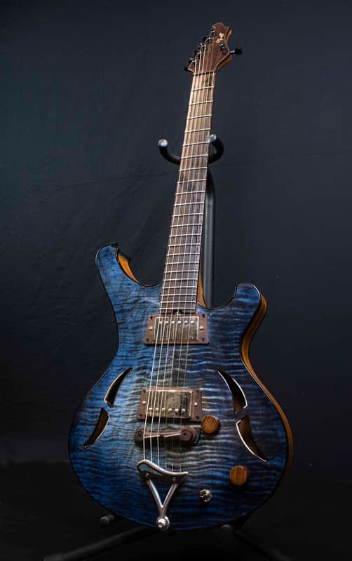 Newill Guitars Hollowbody Mantis 2023 - Polyurethane image 1
