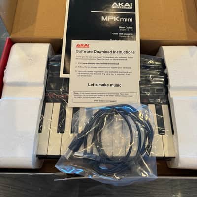 **LIKE NEW-IN BOX-ONE OWNER** Akai MPK Mini MKII 25-Key MIDI Controller 2014 - Present - Black image 11